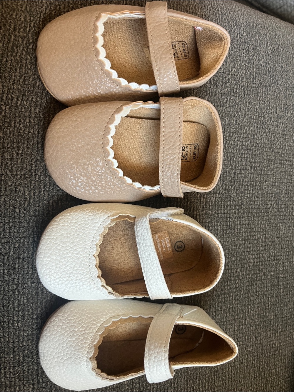 Toddler Mary Jane Shoes in Beige and White – Soft Scalloped Strap